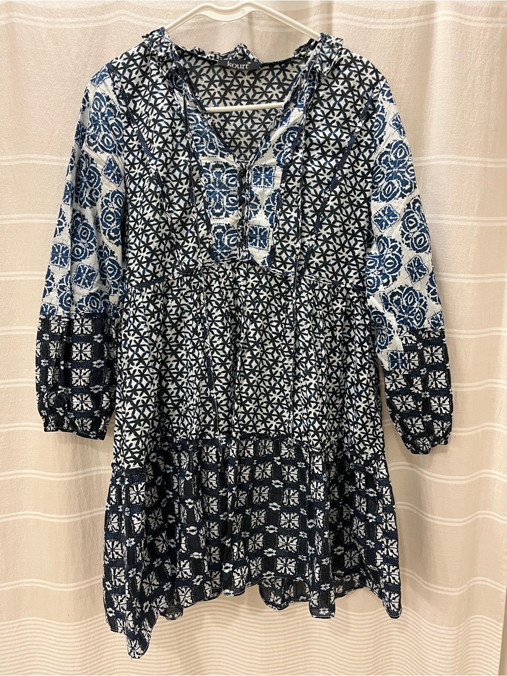 Kourt Dress XS Blue Boho Patchwork Long Sleeve
Tiered Mini Cottagecore 🔥
